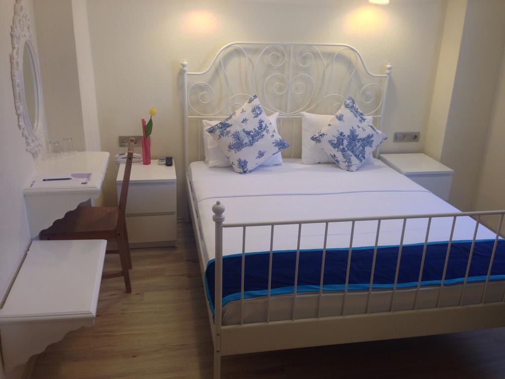 Ender Hotel (Adults Only) Ayvalik Room photo